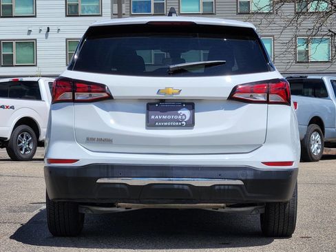 Used 2024 Chevrolet Equinox LT AWD/4WD image 9