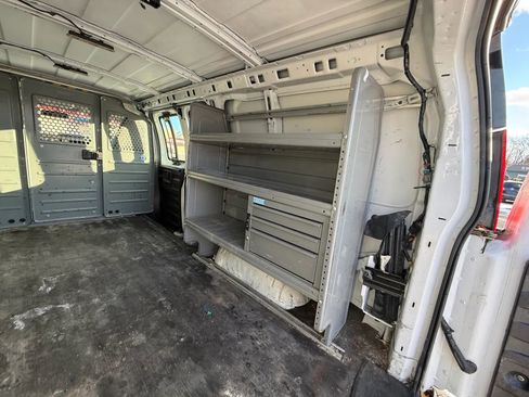 Used 2019 GMC Savana 2500 w/ Driver Convenience Package image 21
