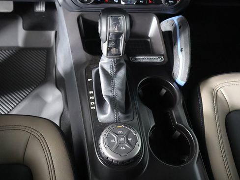 Used 2024 Ford Bronco Wildtrak image 44