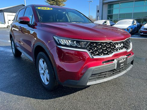 Used 2023 Kia Sorento LX image 32