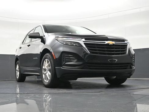 Used 2024 Chevrolet Equinox LS w/ Driver Confidence II Package FWD image 29