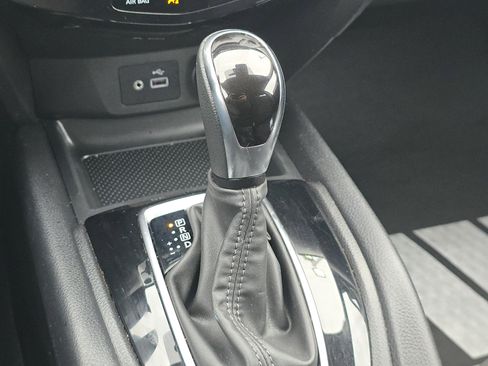 Used 2022 Nissan Rogue Sport SV image 33