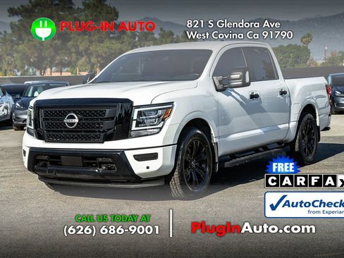 Used 2023 Nissan Titan SV w/ SV Convenience Package image 1