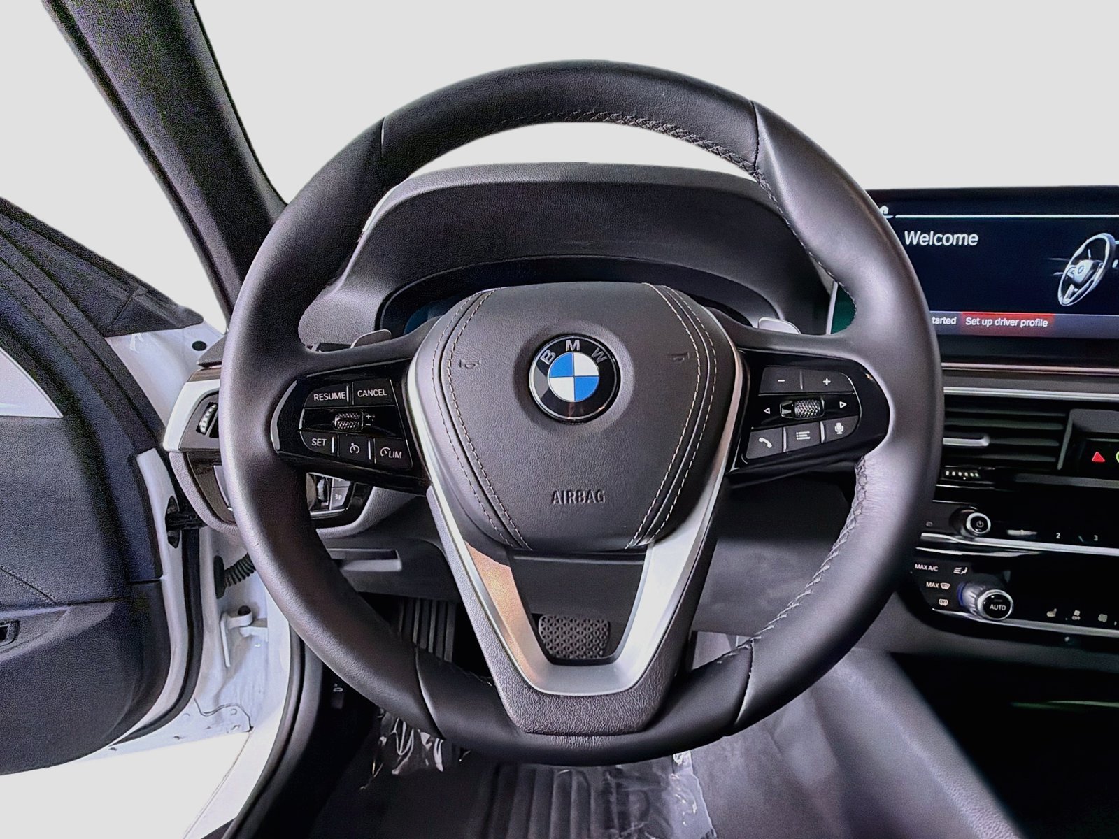 Used 2023 BMW 530i w/ Convenience Package RWD image 11