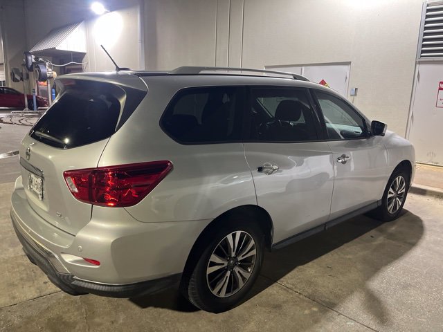Used 2018 Nissan Pathfinder SL FWD image 5