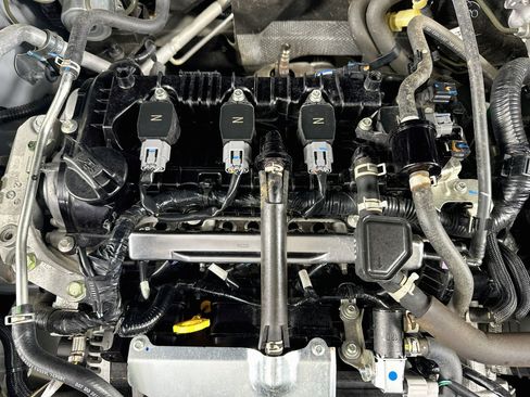 Used 2023 Nissan Kicks SR w/ SR Premium Package FWD image 29
