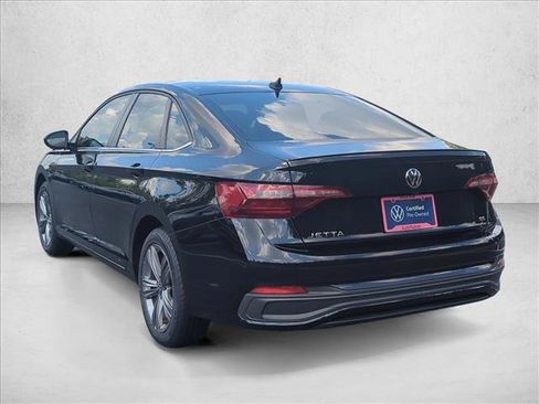 Used 2023 Volkswagen Jetta SE w/ Panoramic Sunroof Package FWD image 12