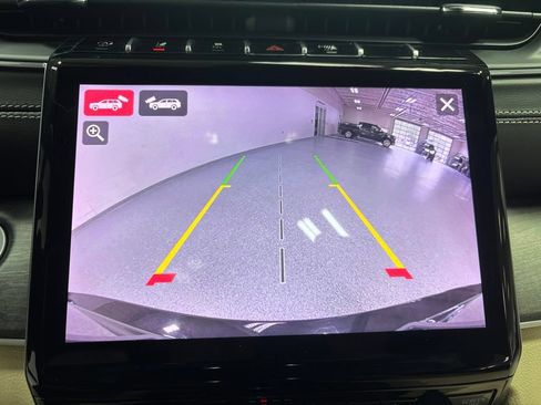 Used 2025 Jeep Grand Cherokee Limited w/ Luxury Tech Group II AWD/4WD image 23