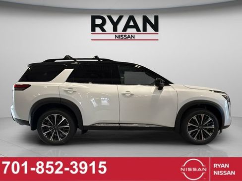 New 2026 Nissan Pathfinder Platinum AWD/4WD image 18