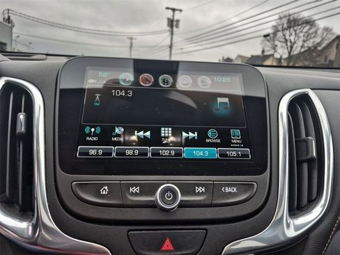 Used 2018 Chevrolet Equinox Premier image 23