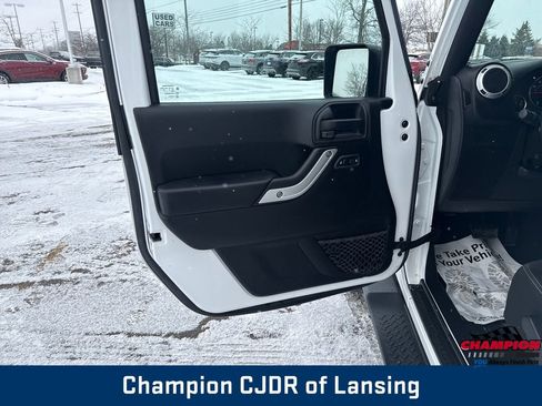 Used 2016 Jeep Wrangler Unlimited Sahara w/ Max Tow Package image 11