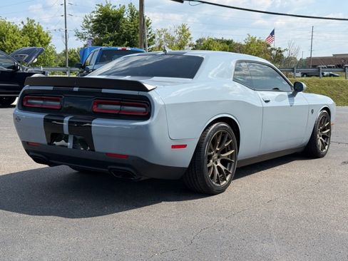 Used 2016 Dodge Challenger SRT Hellcat RWD image 8