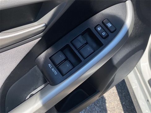 Used 2013 Toyota Prius Plug-In Hybrid image 20