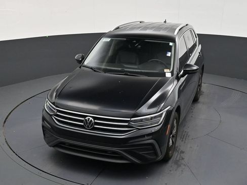 Used 2024 Volkswagen Tiguan SE FWD image 19
