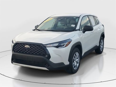 Used 2023 Toyota Corolla Cross L image 3