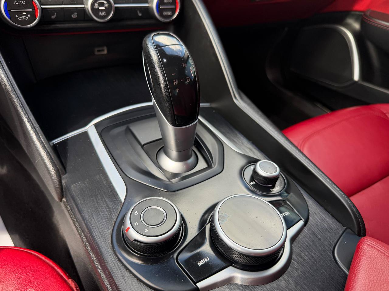 Used 2019 Alfa Romeo Giulia AWD image 20