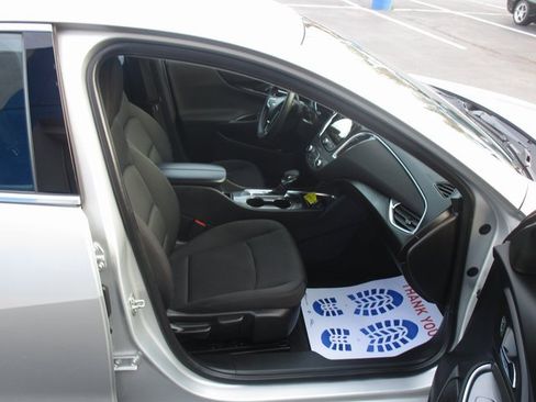 Used 2021 Chevrolet Malibu LT image 27