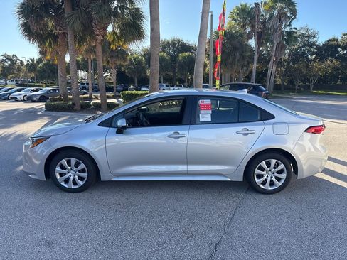 Used 2026 Toyota Corolla LE image 4