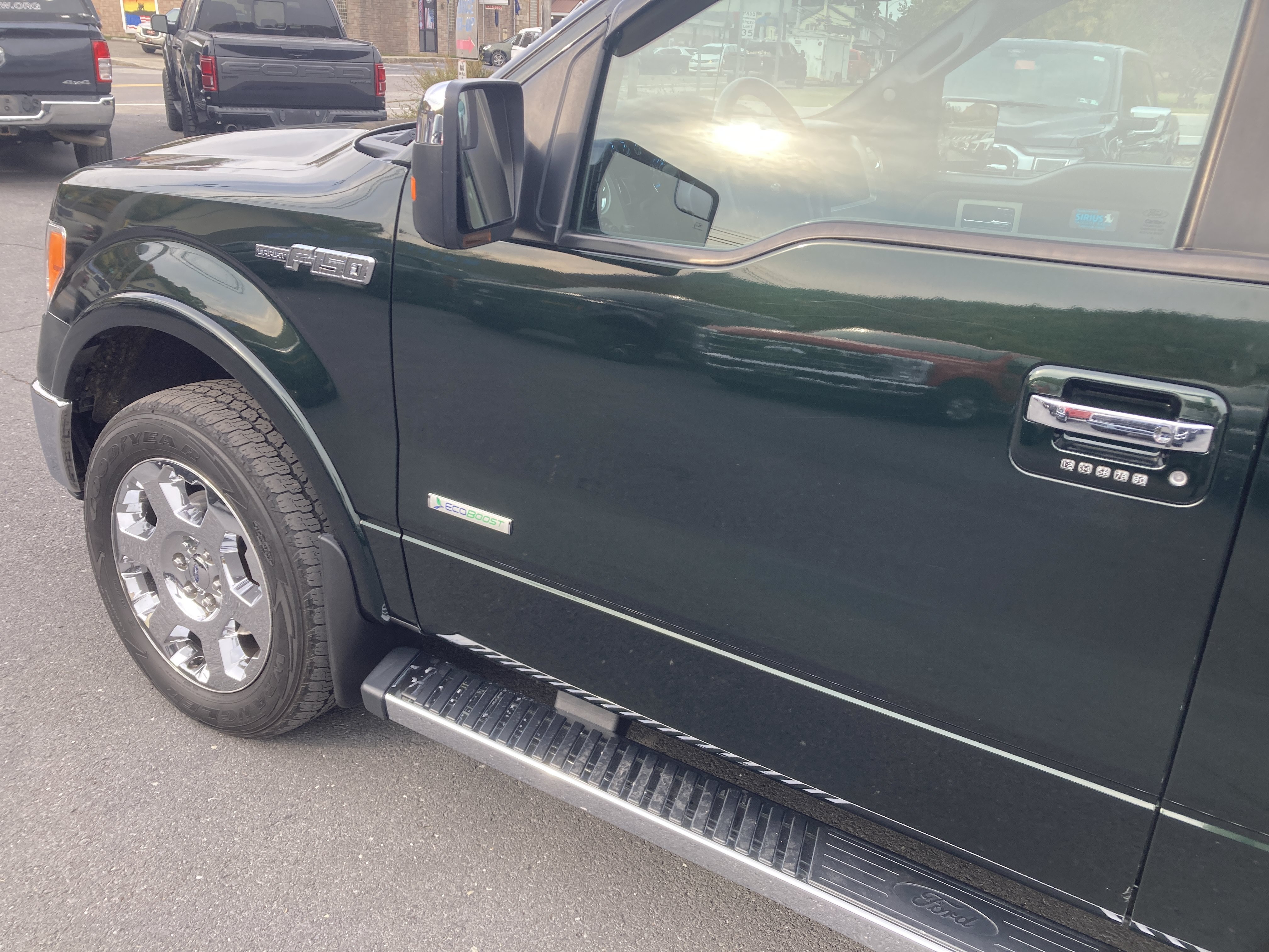 Used 2012 Ford F150 Lariat w/ Lariat Chrome Pkg AWD/4WD image 5