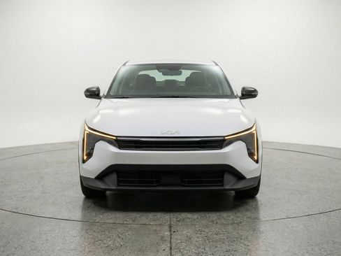 Used 2025 Kia K4 LXS image 2