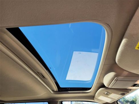 Used 2012 Ford Expedition EL Limited image 12