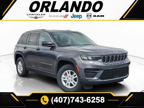 Used 2024 Jeep Grand Cherokee Laredo RWD image 1