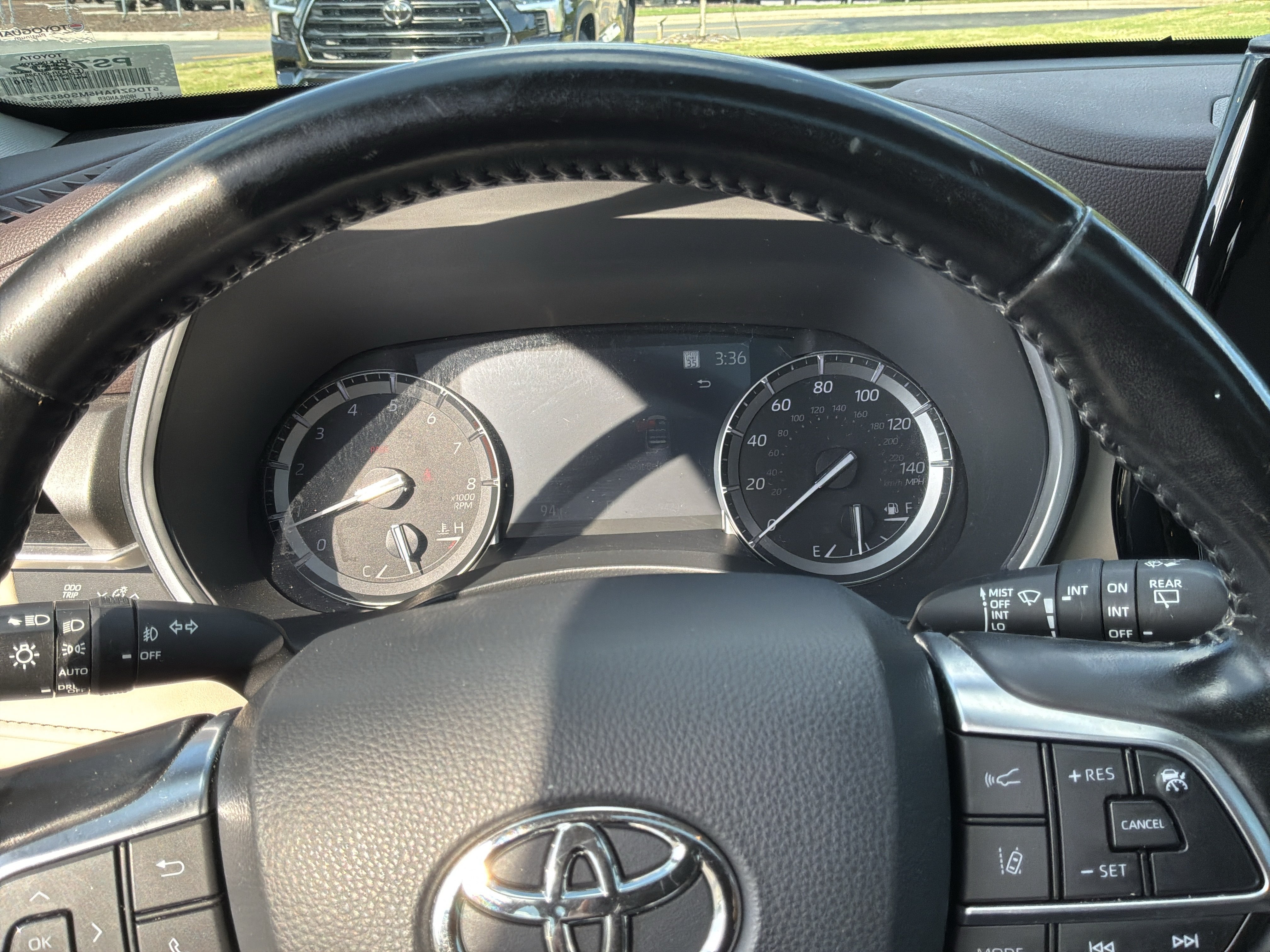 Used 2021 Toyota Highlander XLE FWD image 21