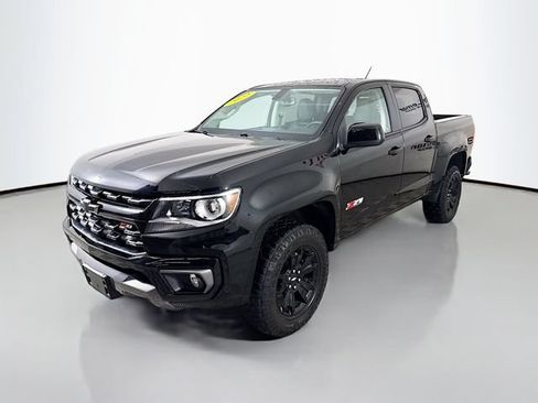 Used 2022 Chevrolet Colorado Z71 w/ Z71 Midnight Edition AWD/4WD image 3