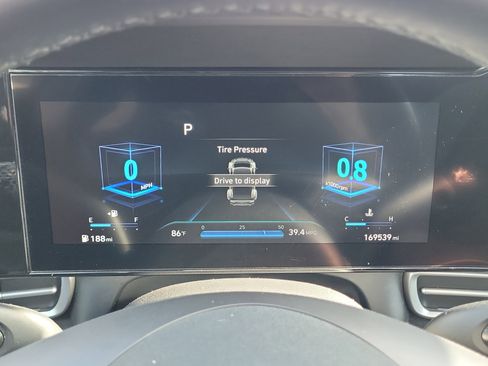 Used 2021 Hyundai Elantra Limited FWD image 25