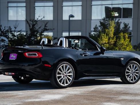 Used 2017 FIAT 124 Spider Lusso image 5