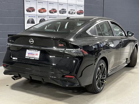 New 2026 Nissan Sentra SR w/ Floor Mat Package FWD image 6