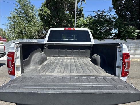 Used 2022 RAM 2500 Big Horn w/ Level 1 Equipment Group AWD/4WD image 29