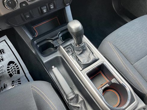 Used 2019 Toyota Tacoma SR5 image 12