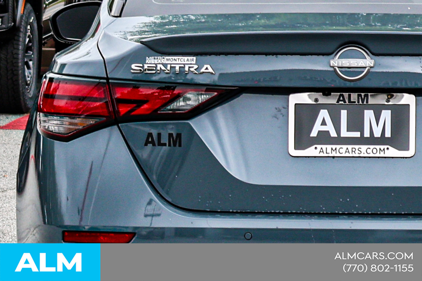 Used 2025 Nissan Sentra SR FWD image 13