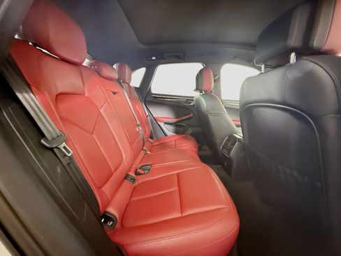 Used 2023 Porsche Macan AWD/4WD image 27