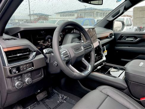 New 2026 GMC Yukon Denali w/ Sun & Power Step Package image 10