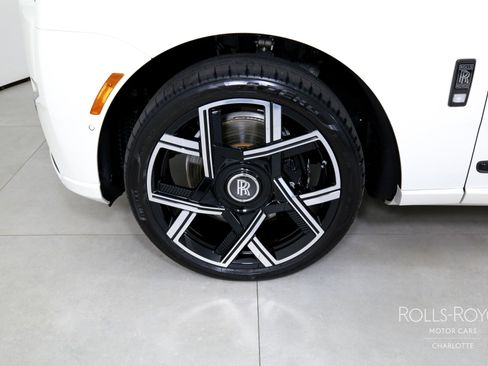 Certified 2025 Rolls-Royce Cullinan Black Badge AWD/4WD image 42