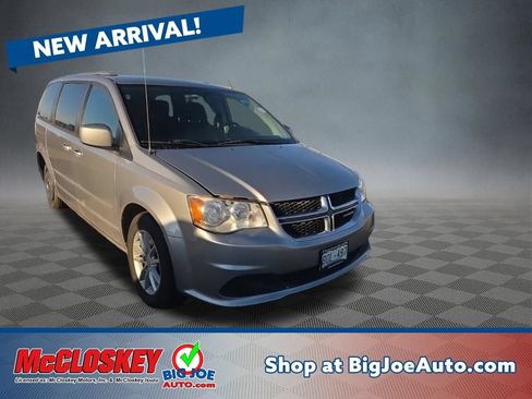 Used 2016 Dodge Grand Caravan SXT w/ Rear Park Assist Package FWD image 1