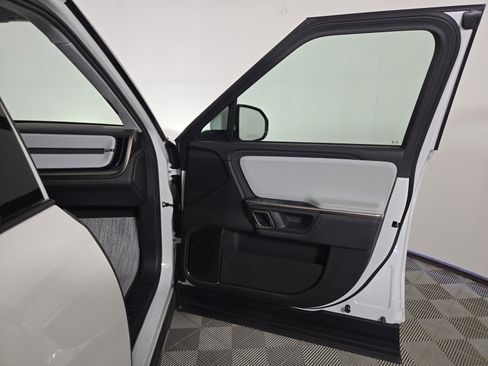 Used 2024 Rivian R1S Adventure AWD/4WD image 18