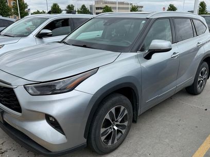Used 2022 Toyota Highlander XLE