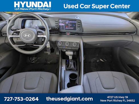 Used 2024 Hyundai Elantra SE FWD image 15