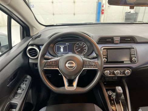 Used 2024 Nissan Versa SV FWD image 11