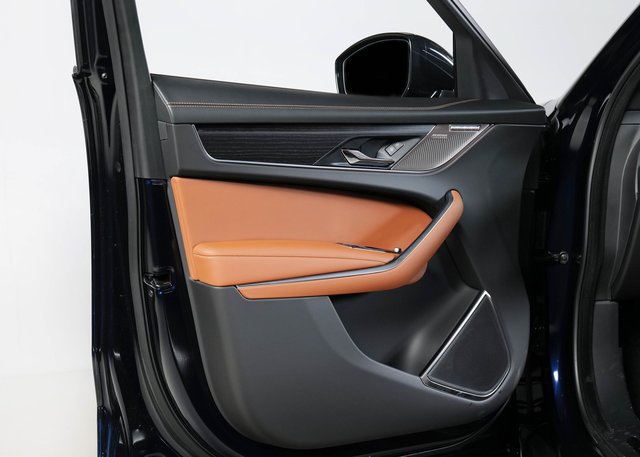 Certified 2025 Jaguar F-PACE R-Dynamic S AWD/4WD image 19