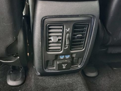 Used 2022 Jeep Grand Cherokee Limited w/ Tech Group AWD/4WD image 26