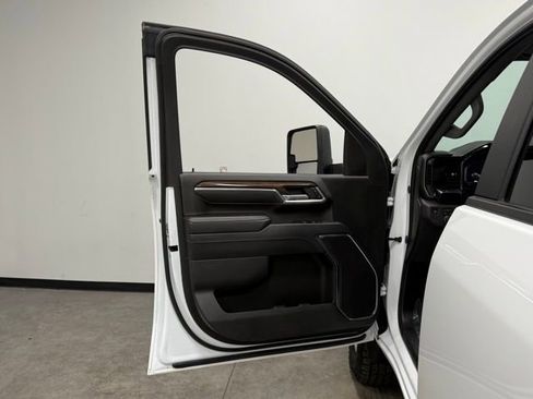 Used 2024 Chevrolet Silverado 2500 LT image 14