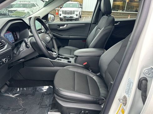 Used 2025 Ford Escape Base w/ Class II Trailer Tow Package image 5