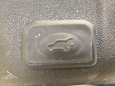 Used 2013 GMC Acadia SLT image 29