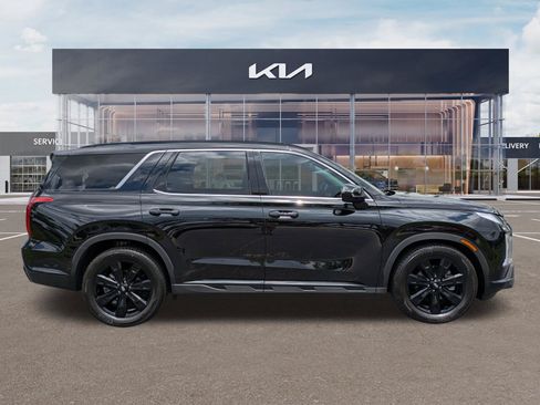 Used 2024 Hyundai Palisade XRT AWD/4WD image 3