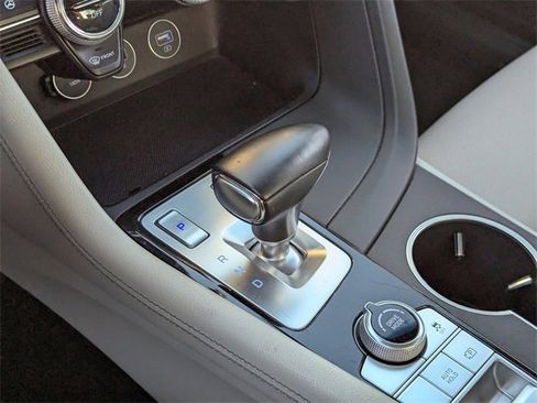 Used 2023 Genesis G70 2.0T image 31