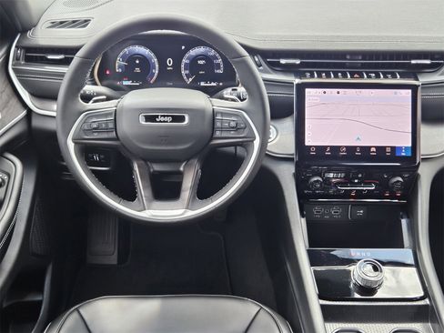 New 2025 Jeep Grand Cherokee L Limited image 27